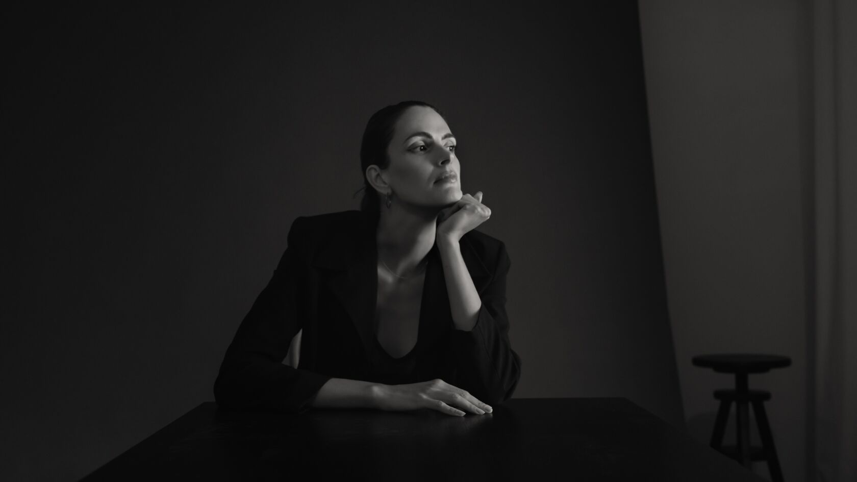 KIANA R. –  Episode 1 … von einem ersten Studio-Shooting in 2022